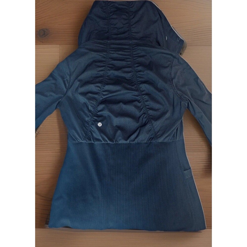 Lululemon Reversible Jacket Women 6 Black Gray Hooded Dance Yoga Zip Up - Picture 3 of 15